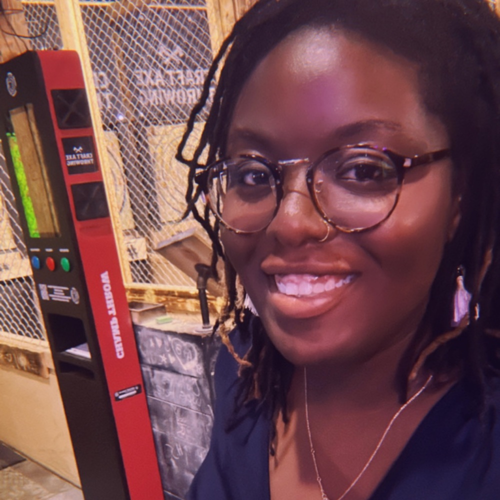 Meet your Posher, Courtney